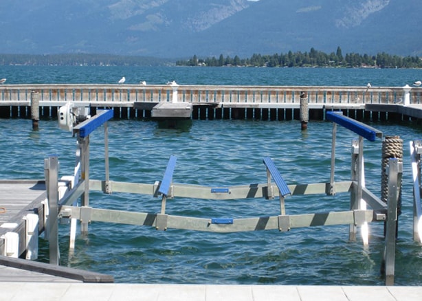 Shoremaster Vertical Boat Lift